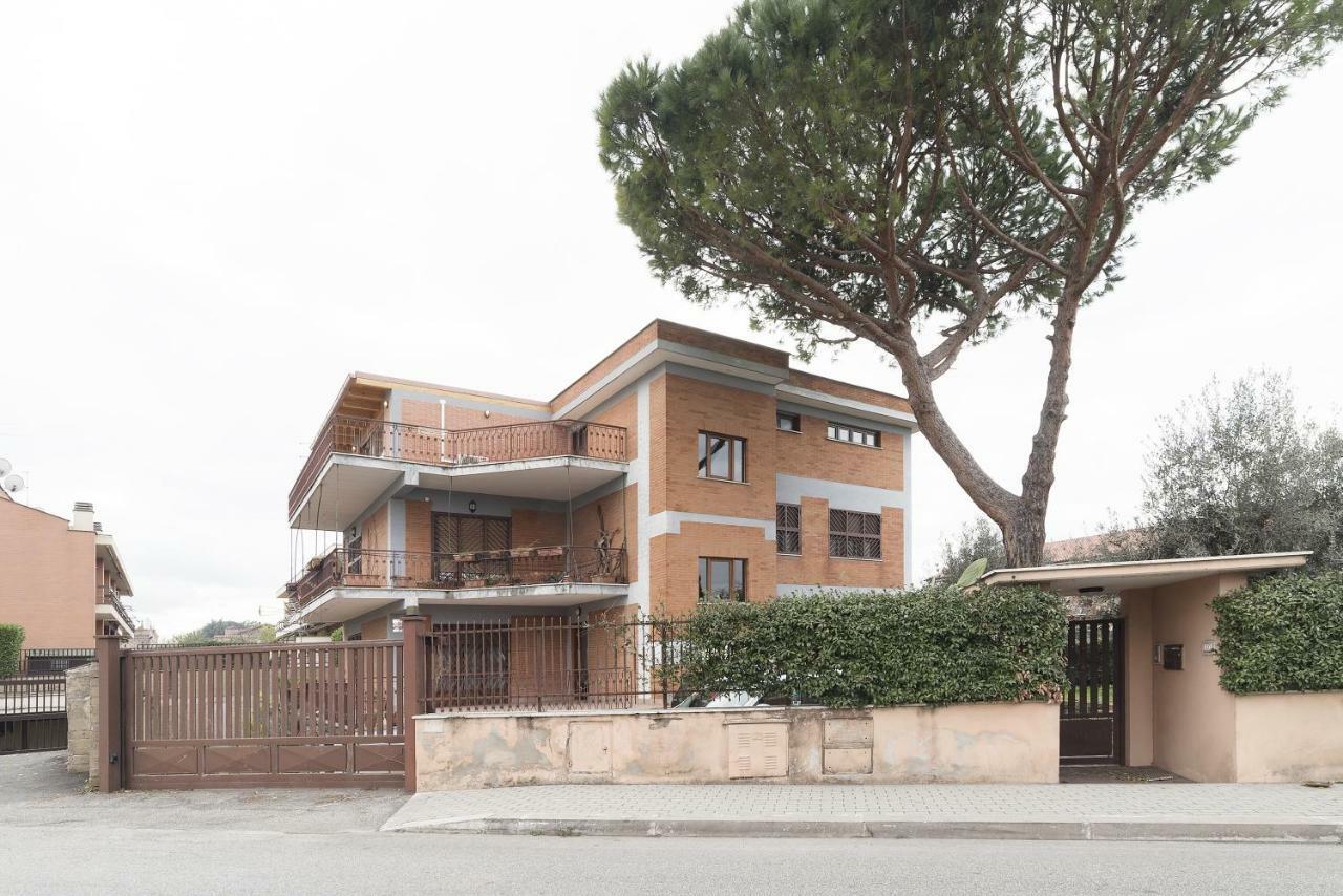 Apartmán Peperino Attic Flat Ciampino Exteriér fotografie