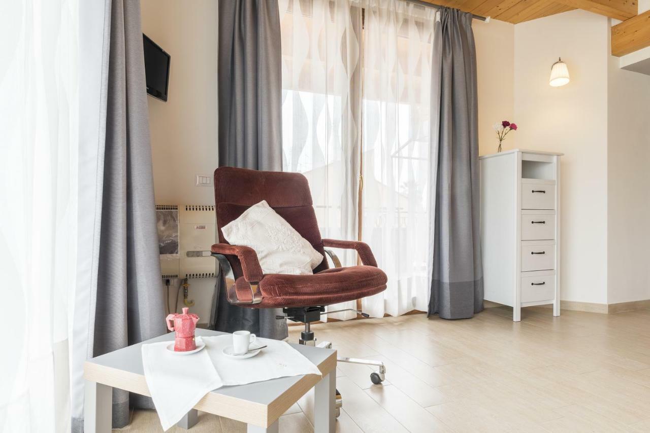 Apartmán Peperino Attic Flat Ciampino Exteriér fotografie